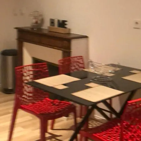 Spacieux A Eloy Les Mines 55 M² Pour 6 Personnes Apartment Saint-Eloy-les-Mines